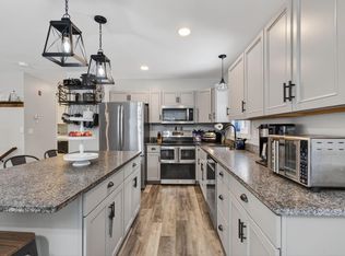 1525 Roosevelt Trail, Raymond, ME 04071