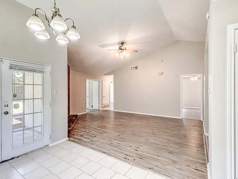 2015 Newton Dr — Photo 18
