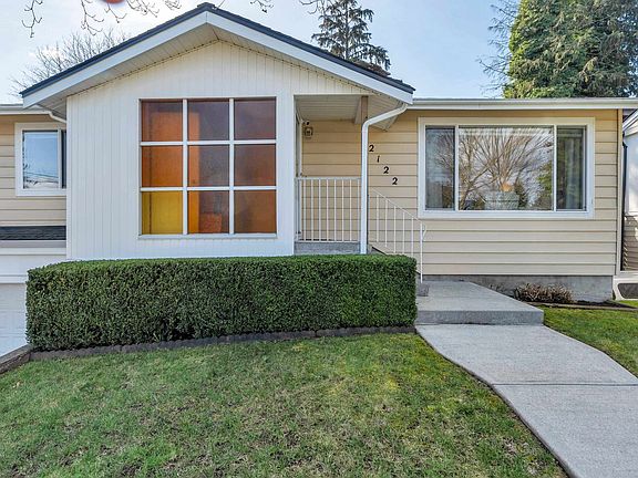 3rd image of 2122 Anita Dr