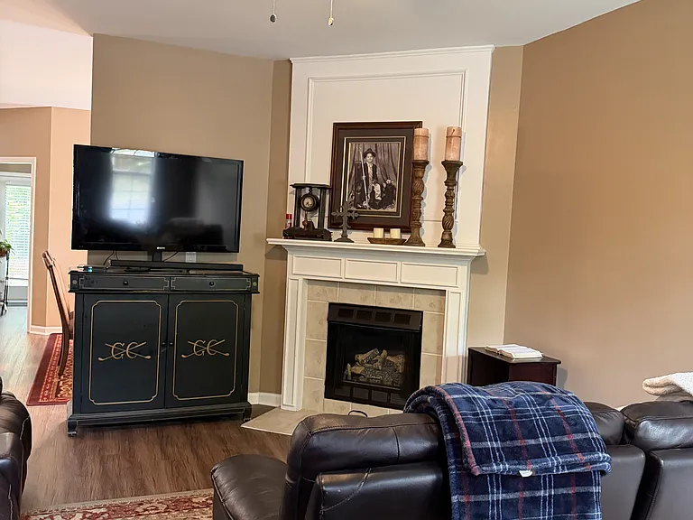 374 Grayson Way #1 — Photo 2