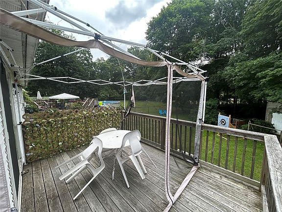 5th image of 28 Karee Ct