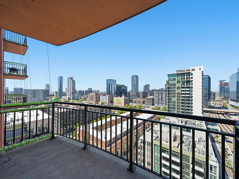 330 N Jefferson St #1606 — Photo 3