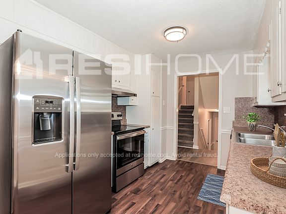 2nd image of 3943 Woodland Cir SE