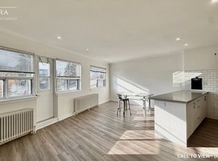 17 Wilmington Ave #5, Toronto, ON M3H 5H7
