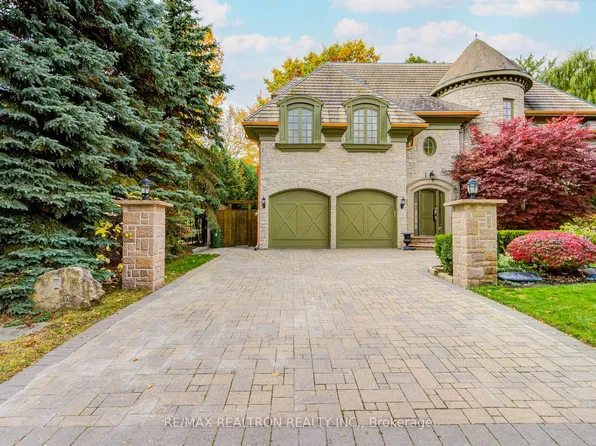 7 Legacy Ct, Toronto, ON M2L 2Y7