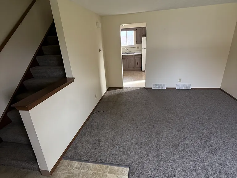 324 Werley Rd N — Photo 5