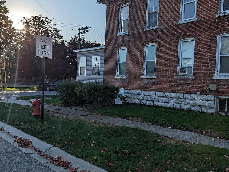 927 Ontario St — Photo 24
