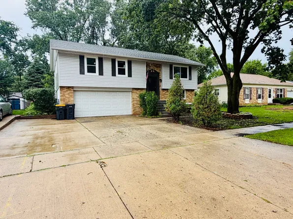 807 Hayward Ave, Streamwood, IL 60107