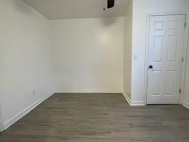 14800 E Vernor Hwy — Photo 5