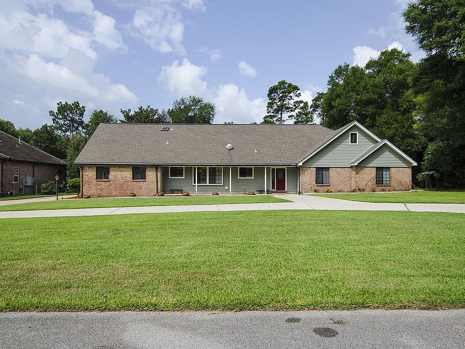 1st image of 632 Carr Dr