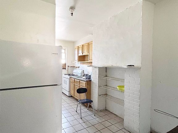 3rd image of 32-19 Greenpoint Ave #3F