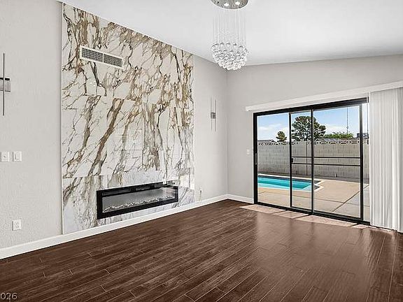 4th image of 2521 Charteroak St