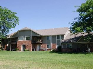 350 E Wilson St, Spring Hill, KS 66083