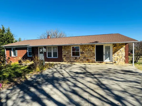 521 Timberline Dr, Galax, VA 24333