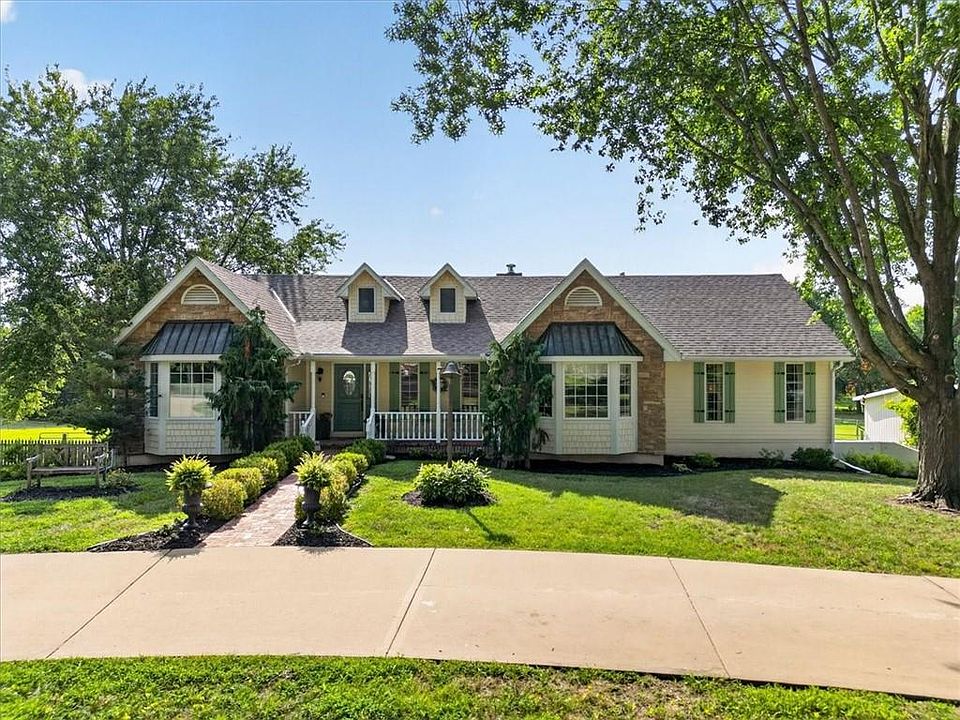 1st image of 3216 S Bellechase Dr