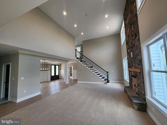 4th image of 406 Willow Oak Dr