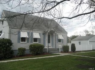 689 Huntington Rd, Stratford, CT 06614