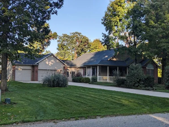 17020 Reagan Dr, Three Rivers, MI 49093
