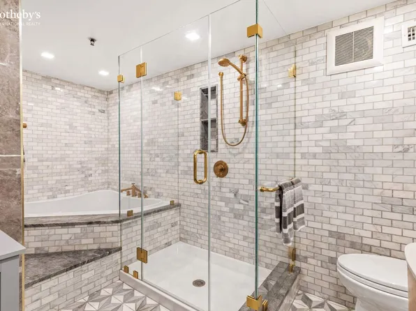 426 West Broadway image 7 of 12