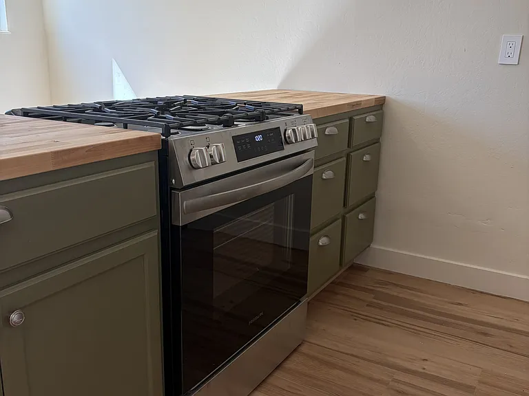 1504 Bay St #7 — Photo 3