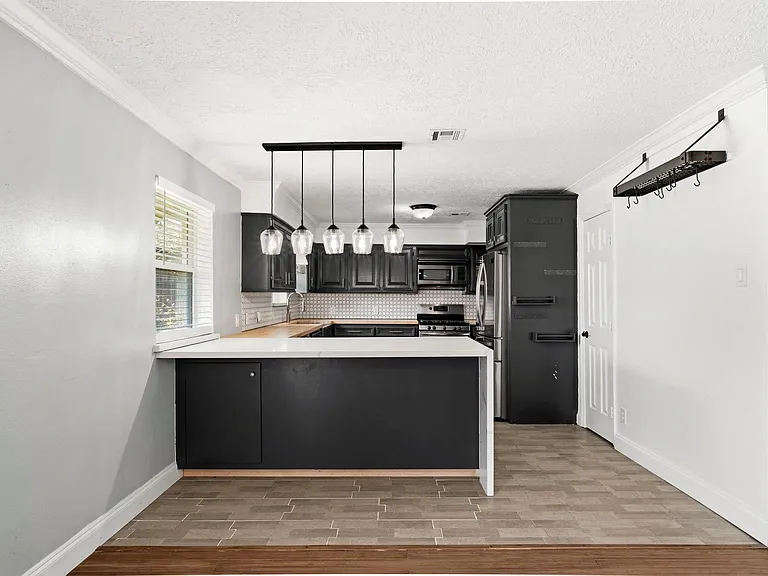 11102 Endicott Ln — Photo 14