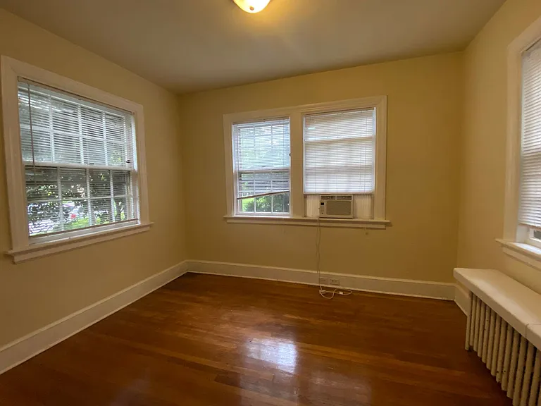 4304 Bromley Ln — Photo 14