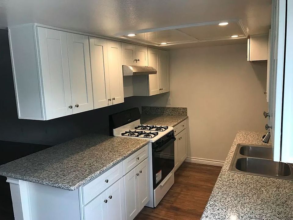 1st image of 1122 N Columbus Ave APT 3