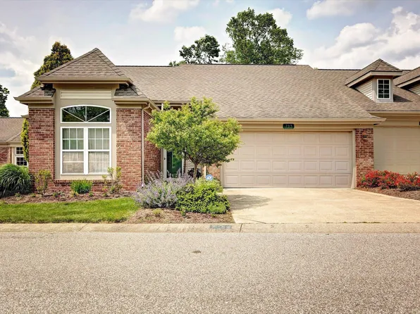 723 E Moss Creek Dr, Bloomington, IN 47401