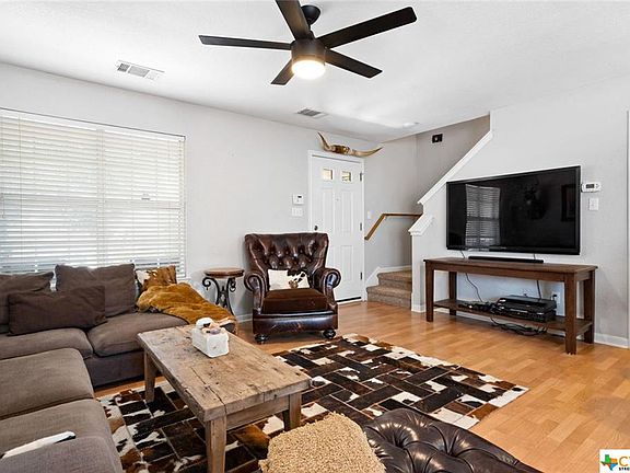 4th image of 105 Grant Ct