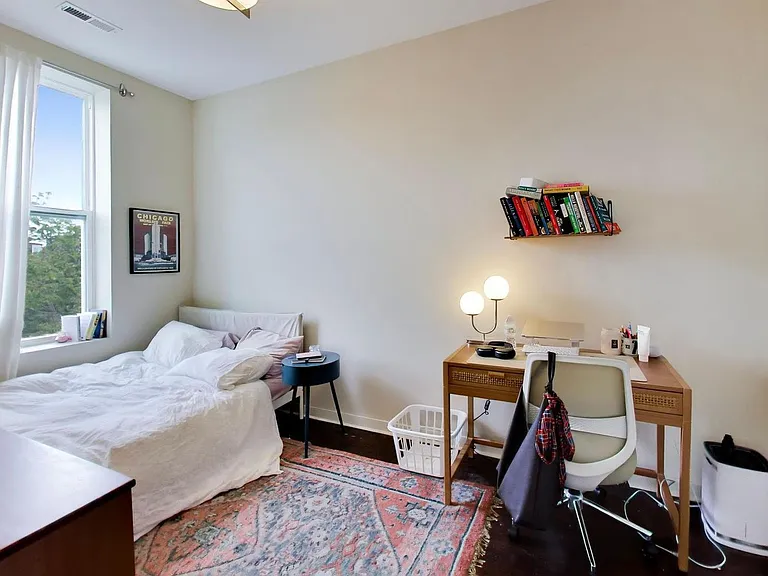1418 W 18th St #3 — Photo 9