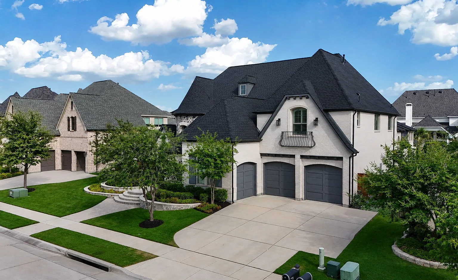 5 bed, 5.5 bath, 4868 sqft, $9,800 — Photo 3