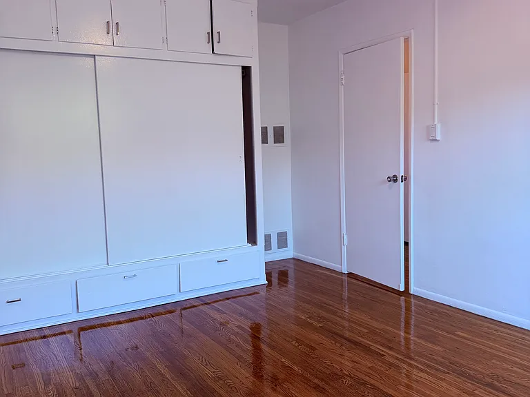 1380 Masselin Ave #6 — Photo 7