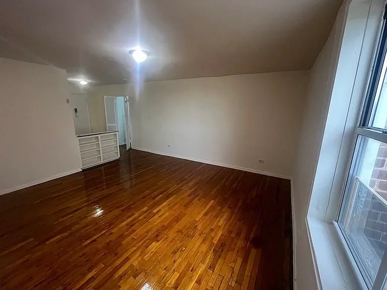 4015 61st St #6G — Photo 2
