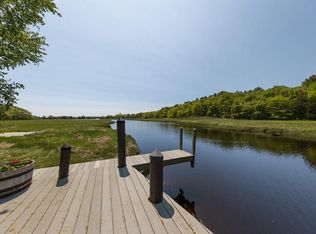 68 Fairhaven Rd, Mattapoisett, MA 02739