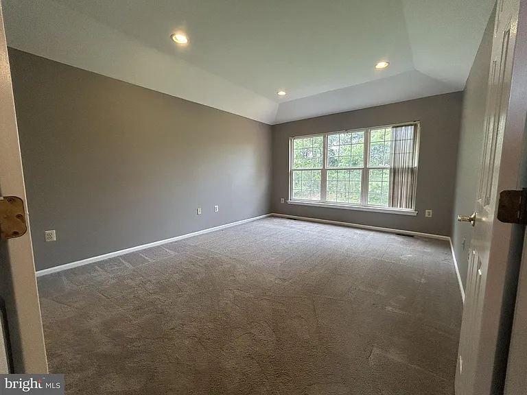 2016 Greenes Way Cir — Photo 12
