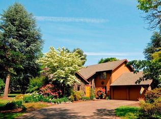 925 Saint Andrews Dr, Eugene, OR 97401