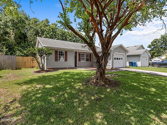2nd image of 3104 Belmont Court