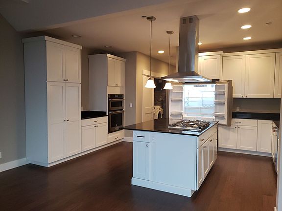 4th image of 716 3rd St Unit 304