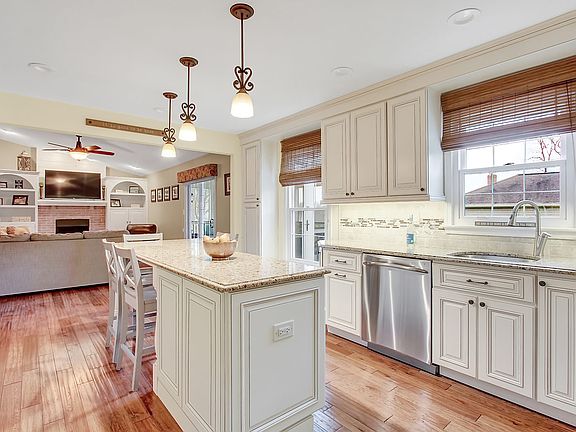 5th image of 1210 Eugenia Way