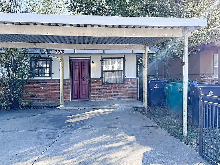 1st image of 2210 SW 30th St
