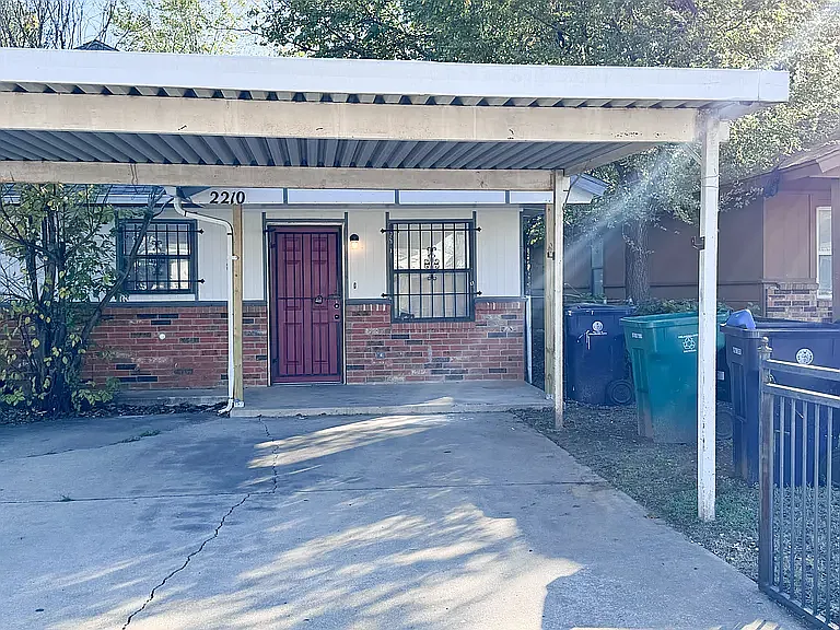 2210 SW 30th St