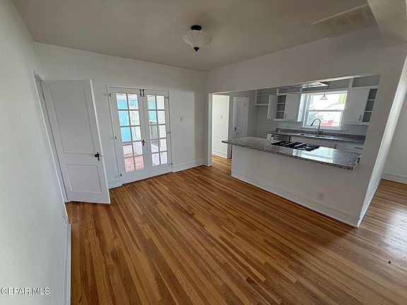 5th image of 3110 Altura Ave