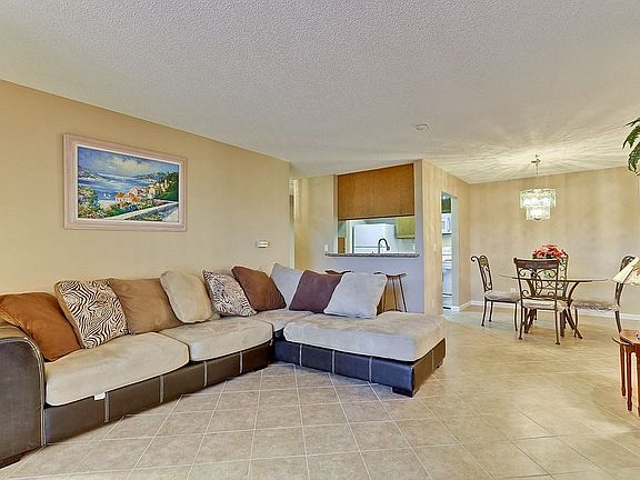 4th image of 39931 Cedar Blvd Unit 103