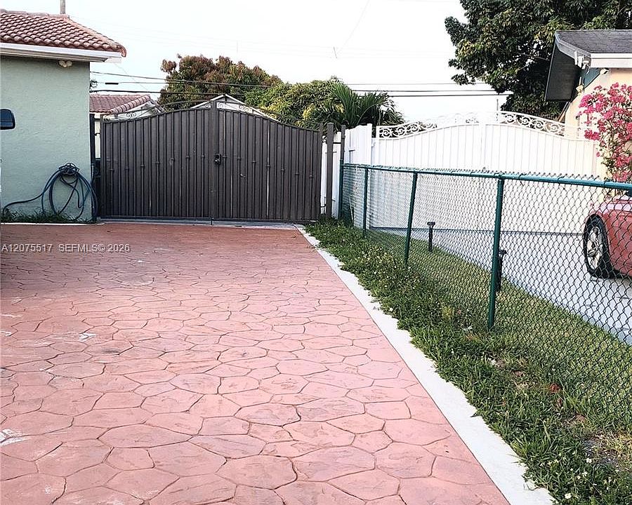 1st image of 3941 E 9th Ln #0