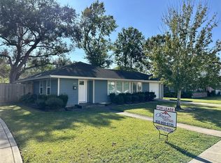 5111 Maple St, Bellaire, TX 77401