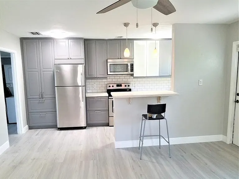 1123 N 17th Ave — Photo 5