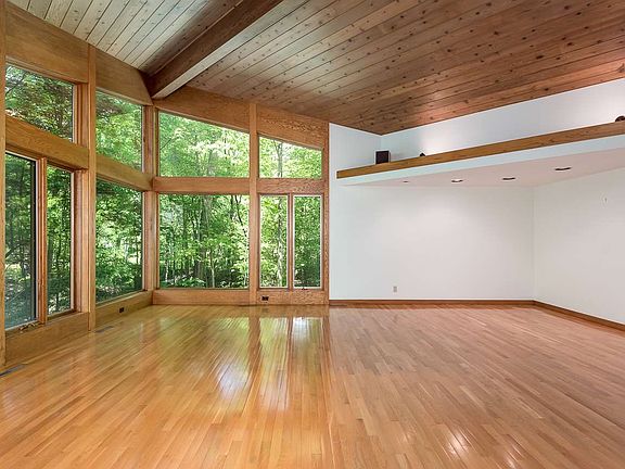 4th image of 4708 Moorland Dr