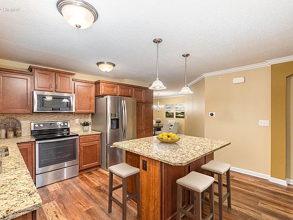 3rd image of 2431 Rolling Hills Dr
