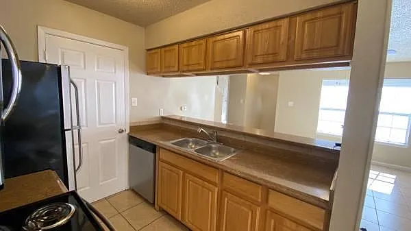 2 bed, 2.5 bath, 1023 sqft, $1,495 — Photo 4