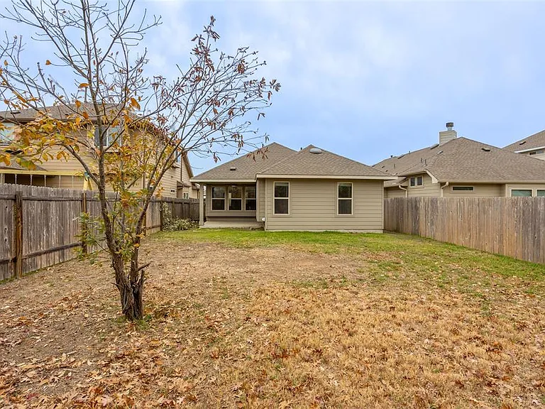 615 Stampede Rd — Photo 26